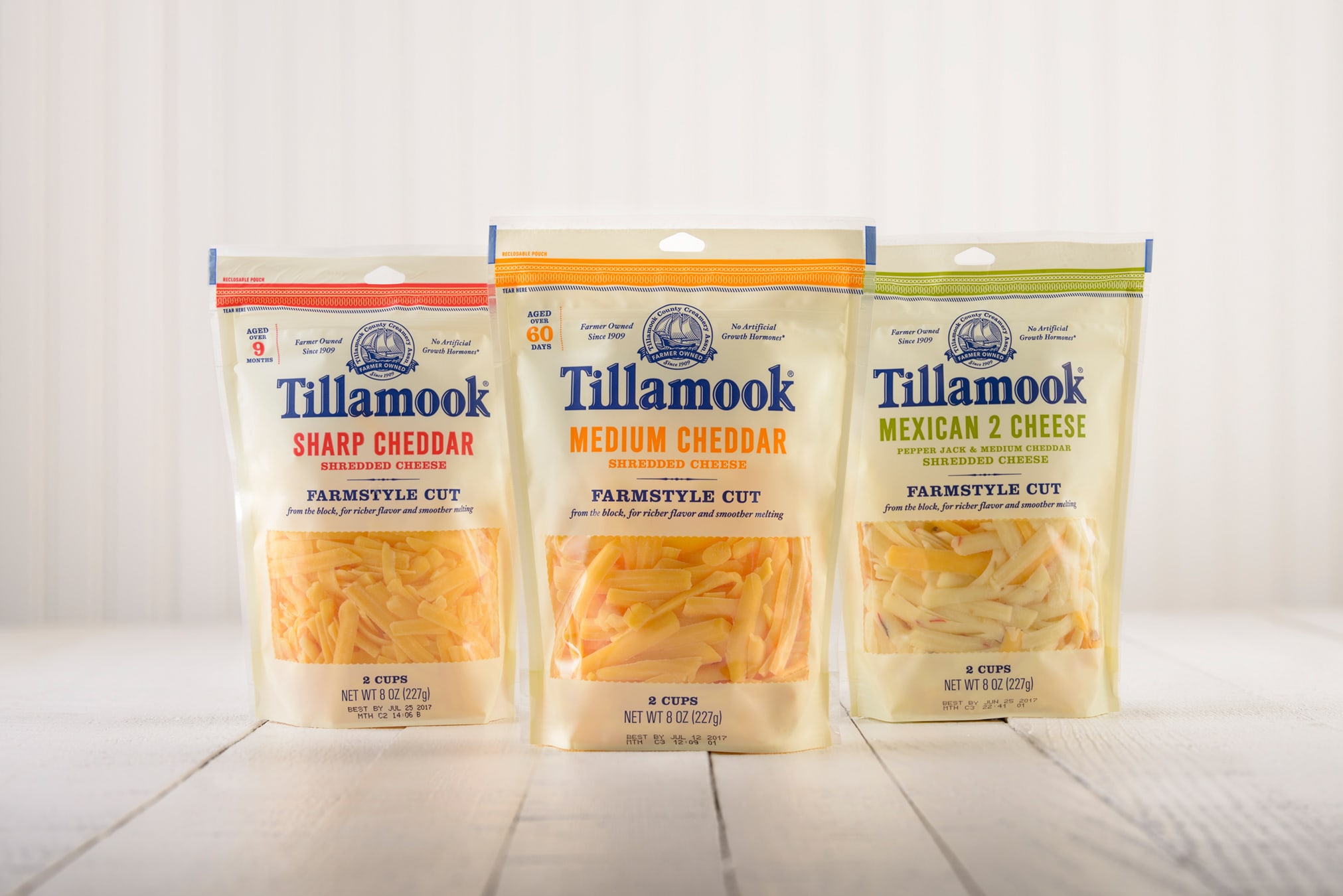 ០៣_tillamook_cheese_packaging_design_farmstyle_shredded_bags